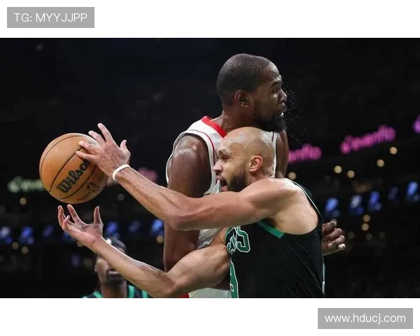 德里克怀特全能表现17投7中贡献22分7篮板9助攻2盖帽正负值高达20